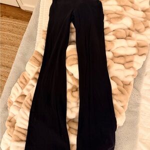 lululemon athletica Black Boot-Cut Yoga Pants SIZE 6